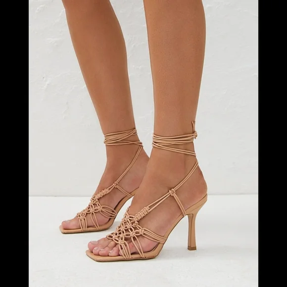 Billini Sahira Heels - Picture 2 of 7